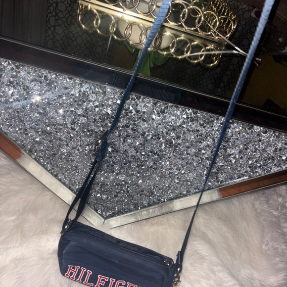 Tommy Hilfiger bag - Picture 2 of 8